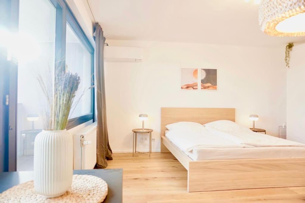Neu Modernes Apartment In Top Lage, Free Parking Max 1,65M Hoehe Und 1,8M Breite 카를스루에 외부 사진