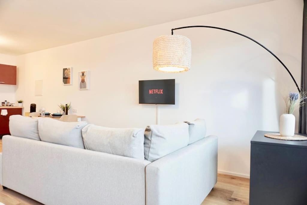 Neu Modernes Apartment In Top Lage, Free Parking Max 1,65M Hoehe Und 1,8M Breite 카를스루에 외부 사진