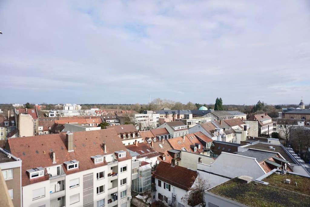 Neu Modernes Apartment In Top Lage, Free Parking Max 1,65M Hoehe Und 1,8M Breite 카를스루에 외부 사진