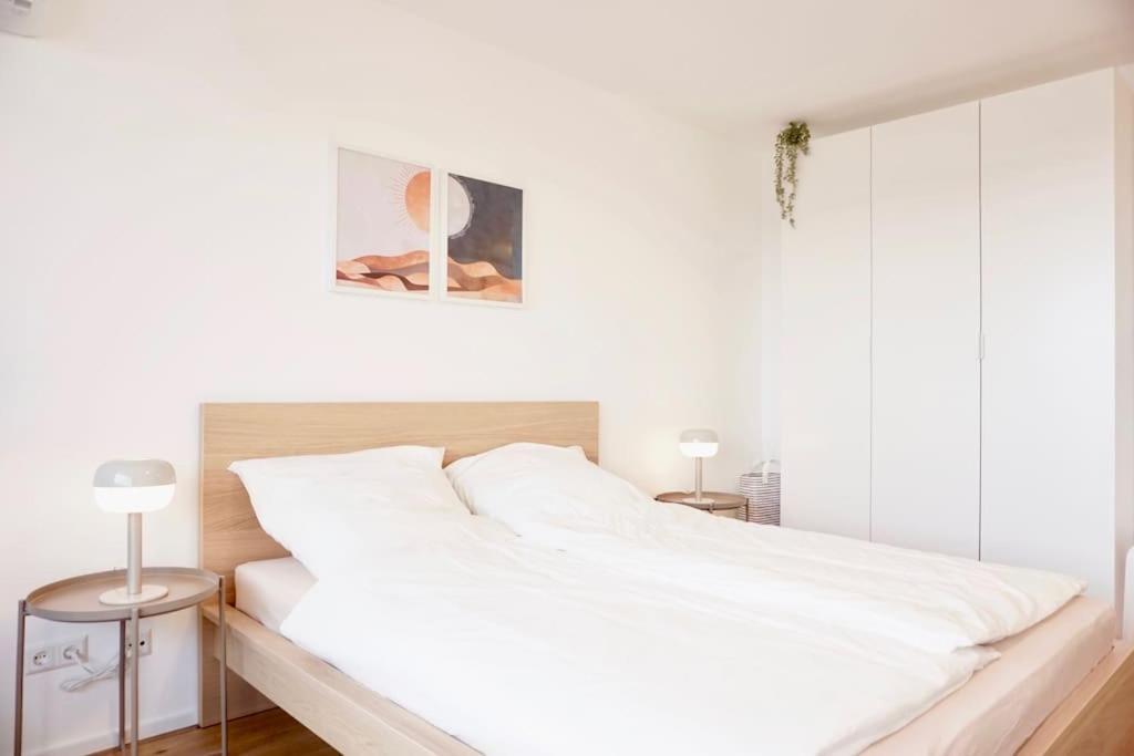 Neu Modernes Apartment In Top Lage, Free Parking Max 1,65M Hoehe Und 1,8M Breite 카를스루에 외부 사진